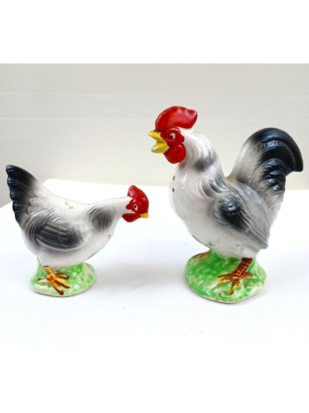 Vintage Artmark Japan Rooster Hen Salt & Pepper Shakers Ceramic Farmhouse Set